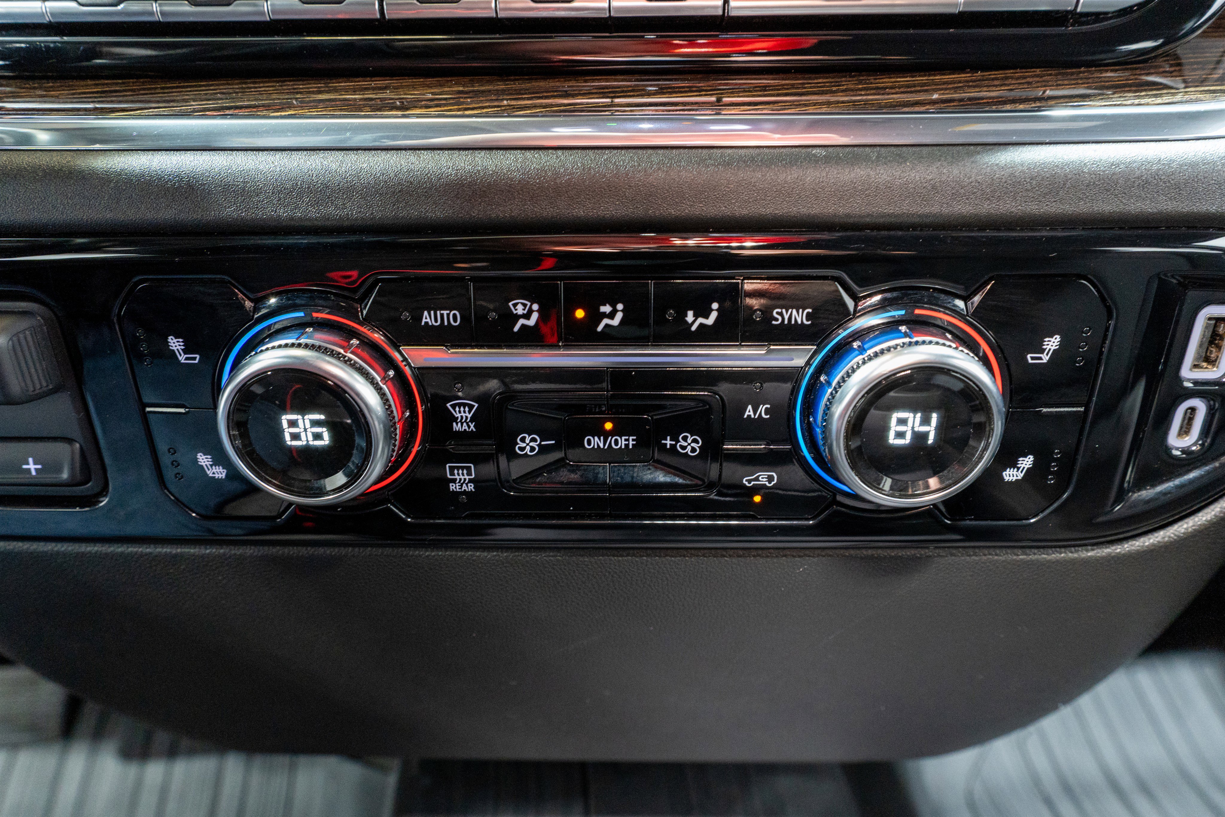 Used 2024 GMC Sierra 2500 SLE w/ SLE Value Package image 24