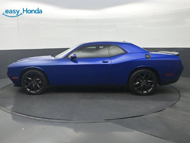 Used 2021 Dodge Challenger SXT w/ Driver Convenience Group RWD image 4