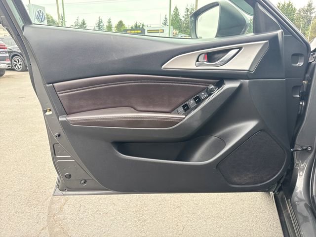 Used 2017 MAZDA MAZDA3 Touring FWD image 16