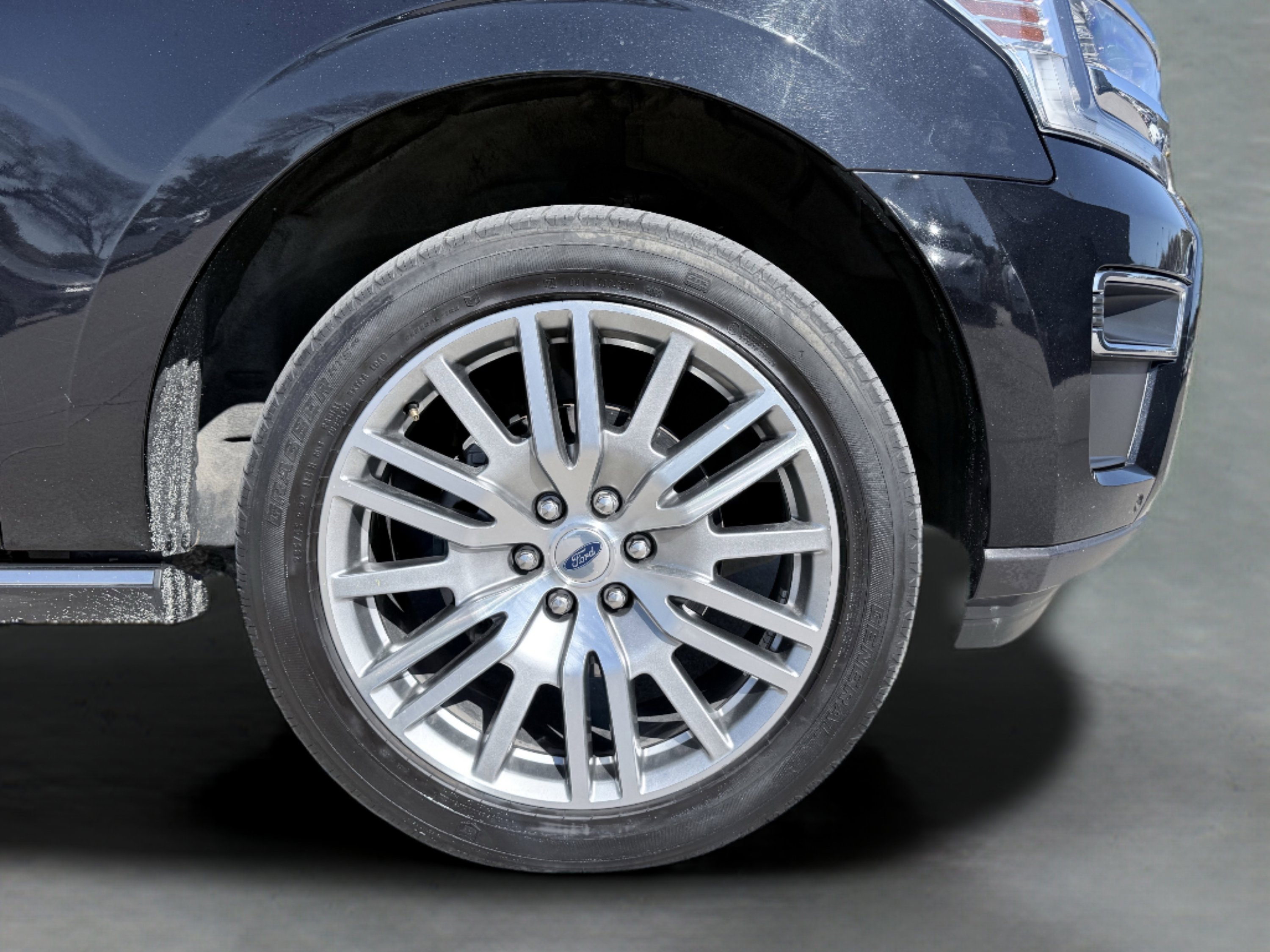 Used 2024 Ford Expedition Max Limited image 9