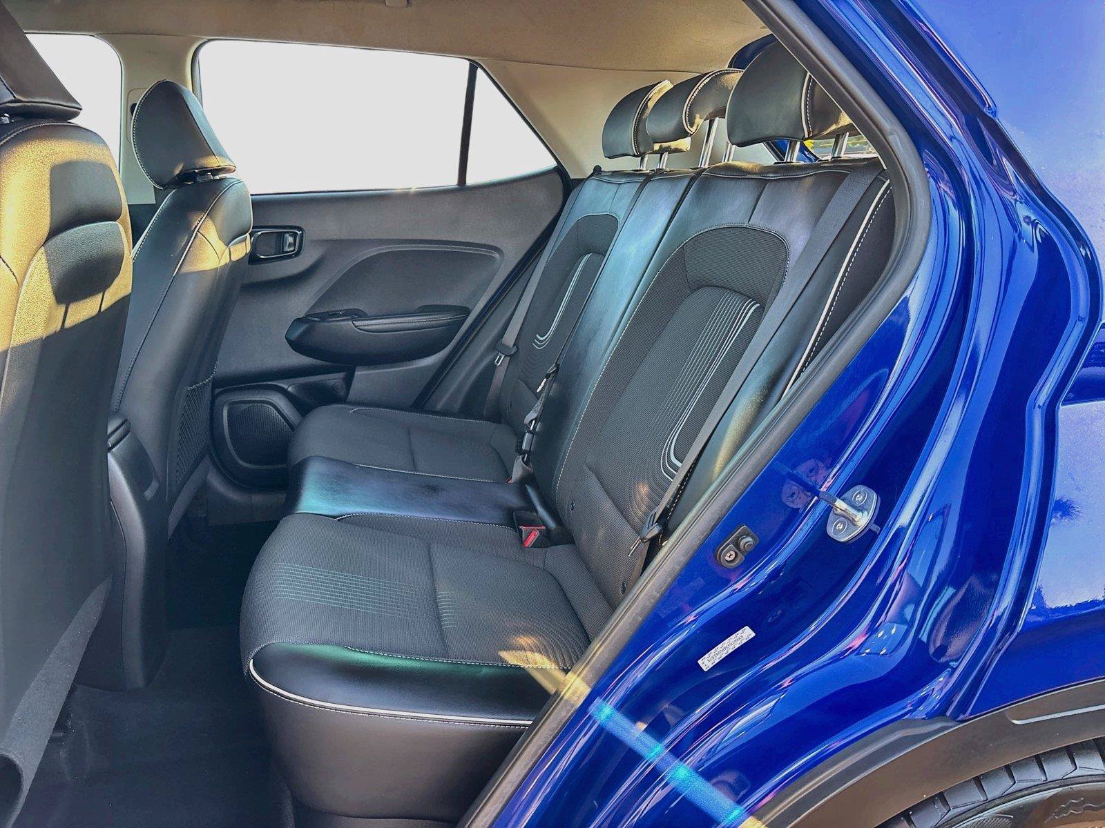 Used 2023 Hyundai Venue Limited FWD image 24