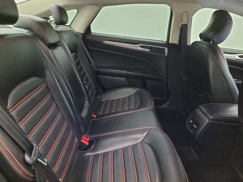 Used 2018 Ford Fusion SE w/ Fusion SE Technology Package image 19