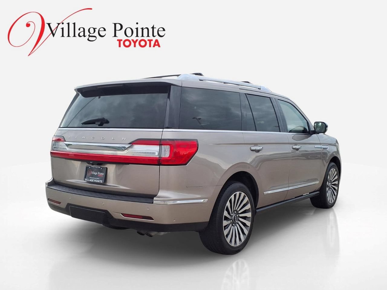 Used 2019 Lincoln Navigator Reserve AWD/4WD image 7