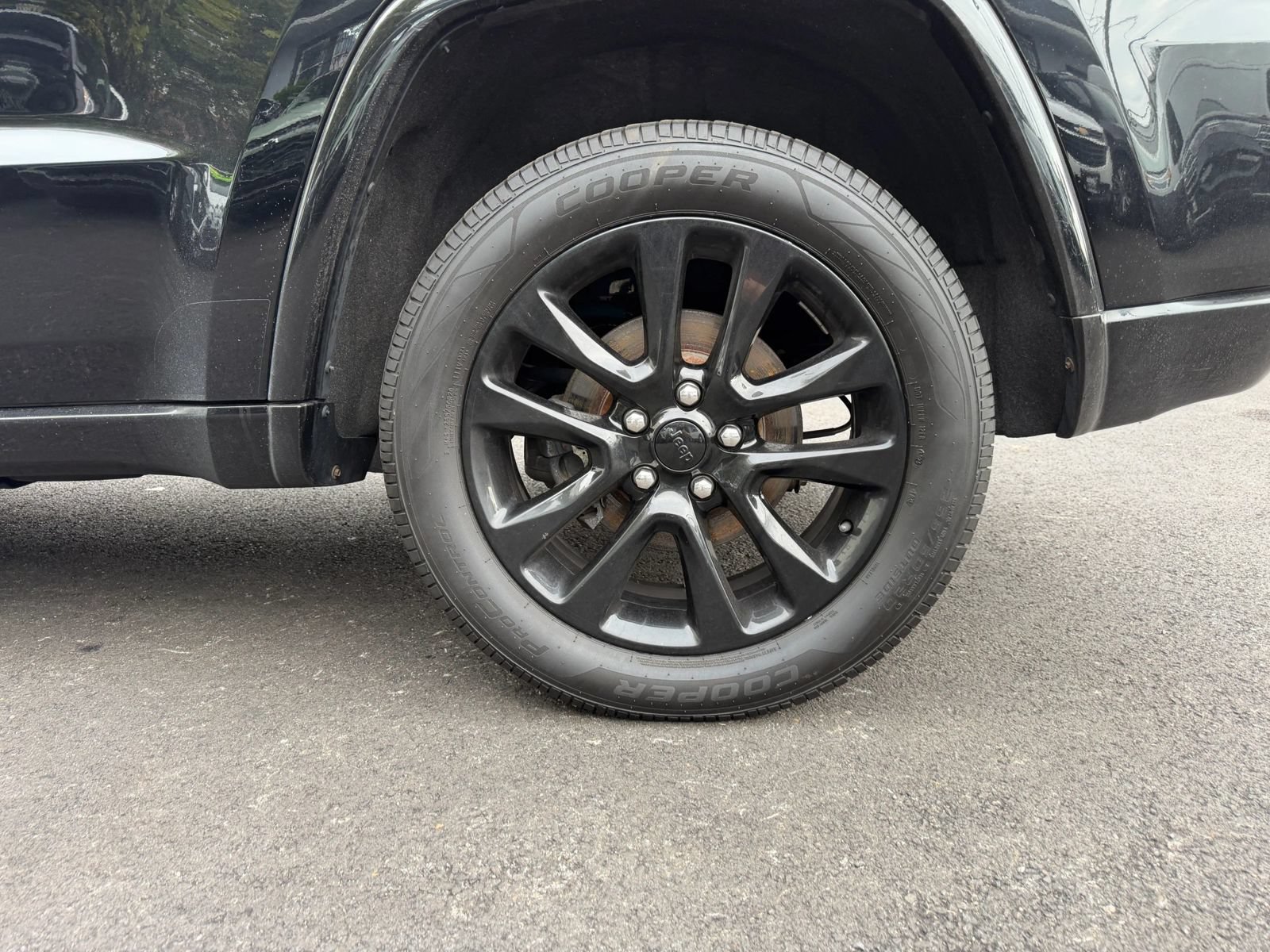 Used 2019 Jeep Grand Cherokee Altitude AWD/4WD image 25