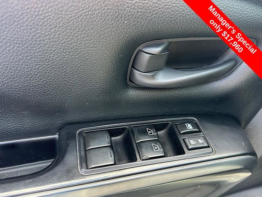 Used 2017 Nissan Titan S image 13