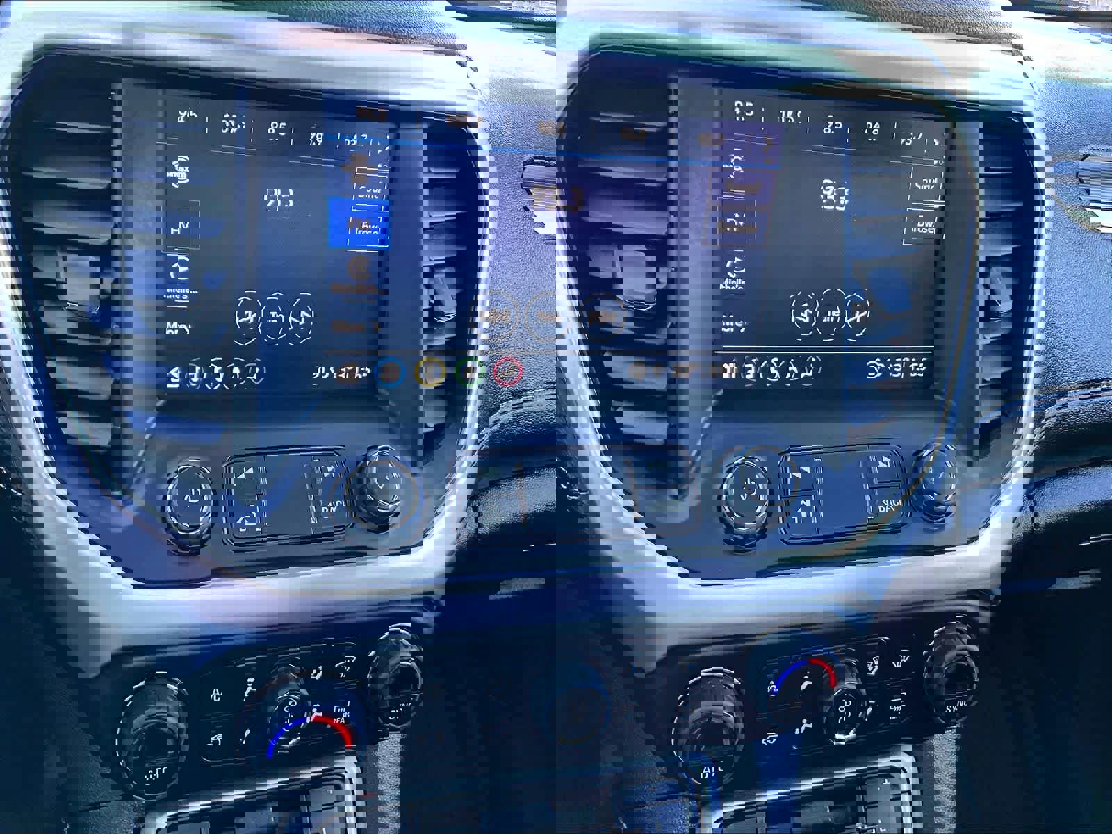 Used 2023 GMC Acadia SLT w/ Elevation Edition image 27