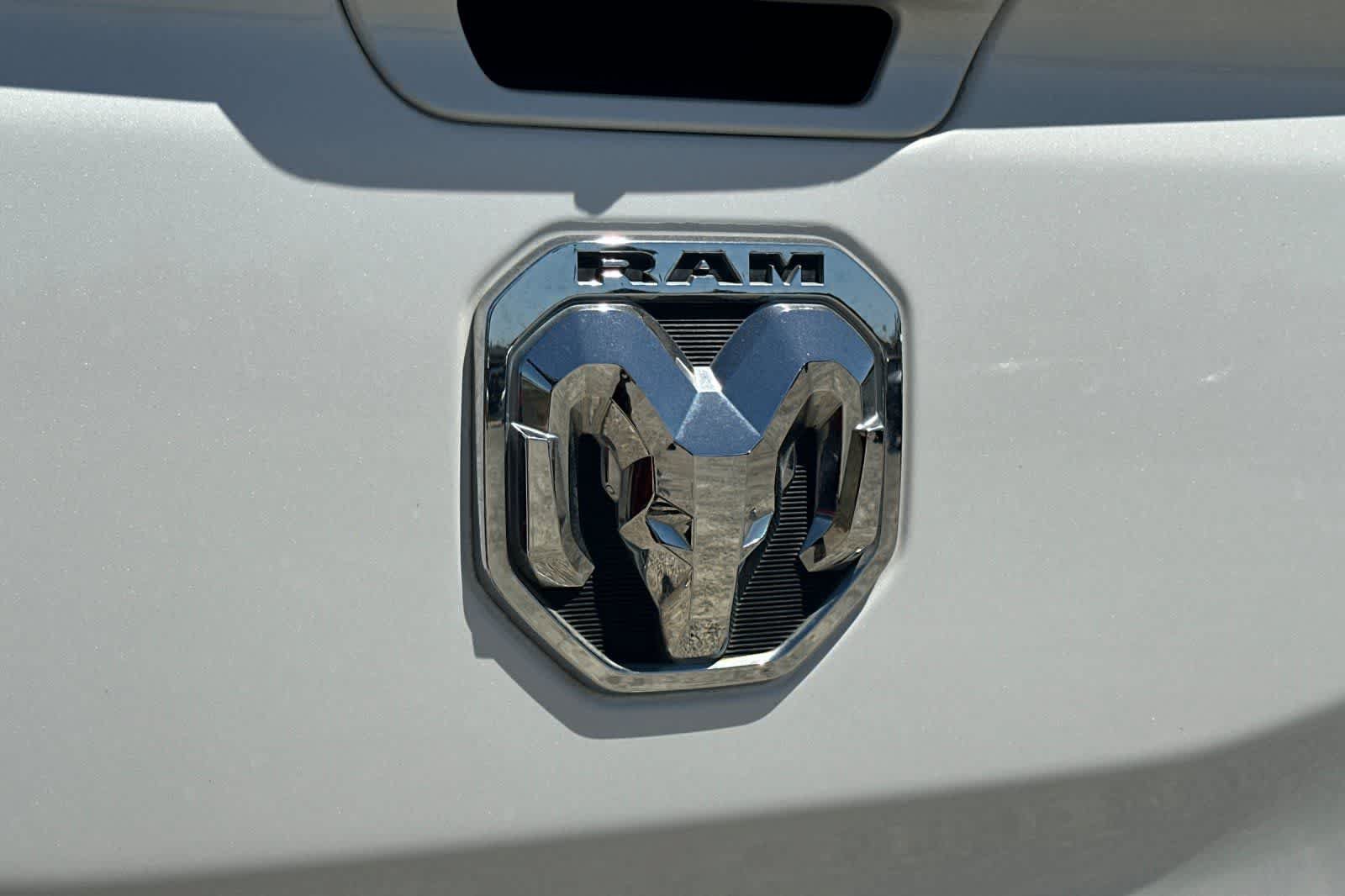 Used 2020 RAM 1500 Laramie RWD image 13