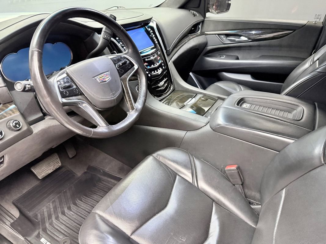 Used 2020 Cadillac Escalade Platinum AWD/4WD image 9