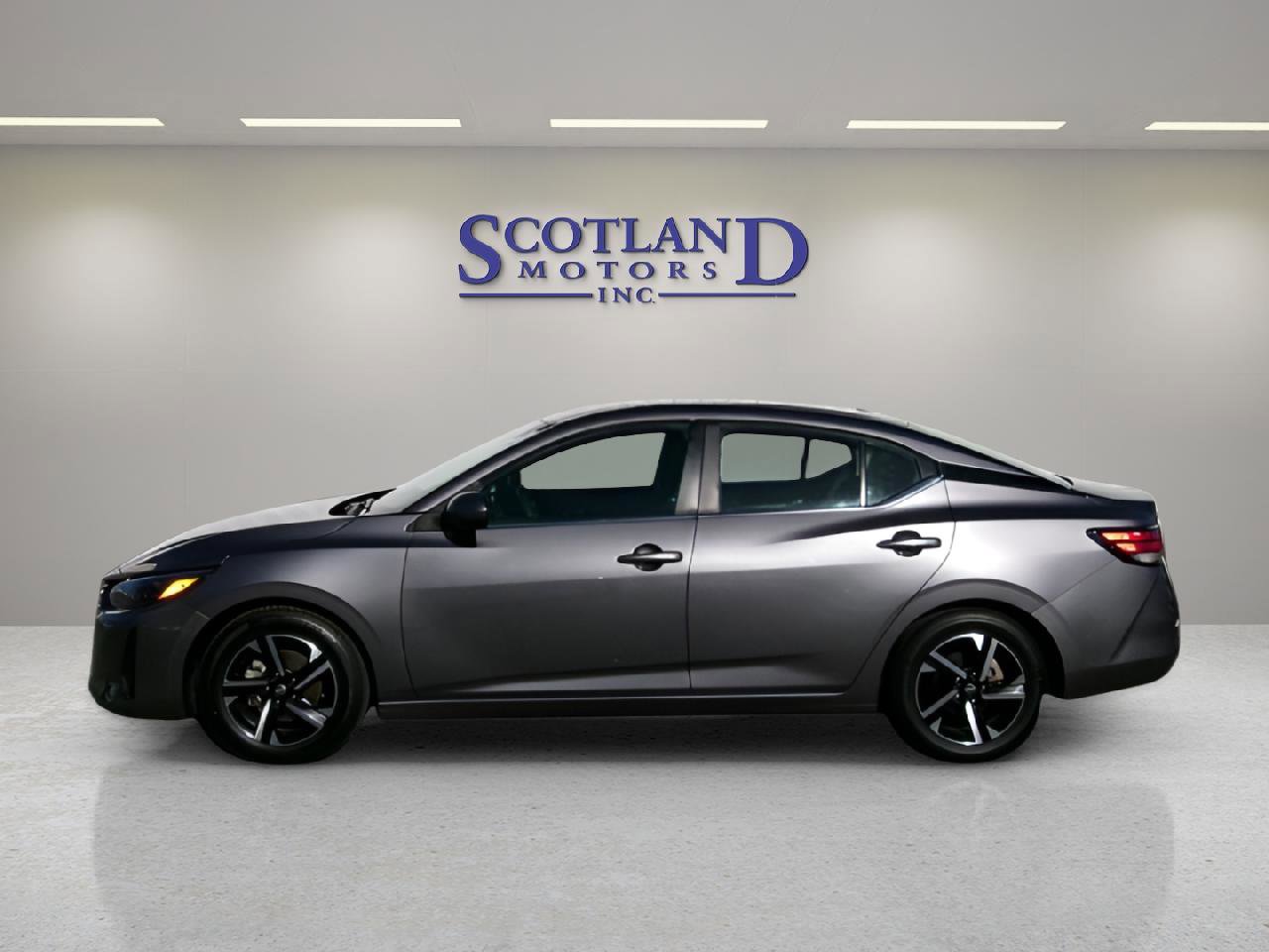 Used 2024 Nissan Sentra SV FWD image 1