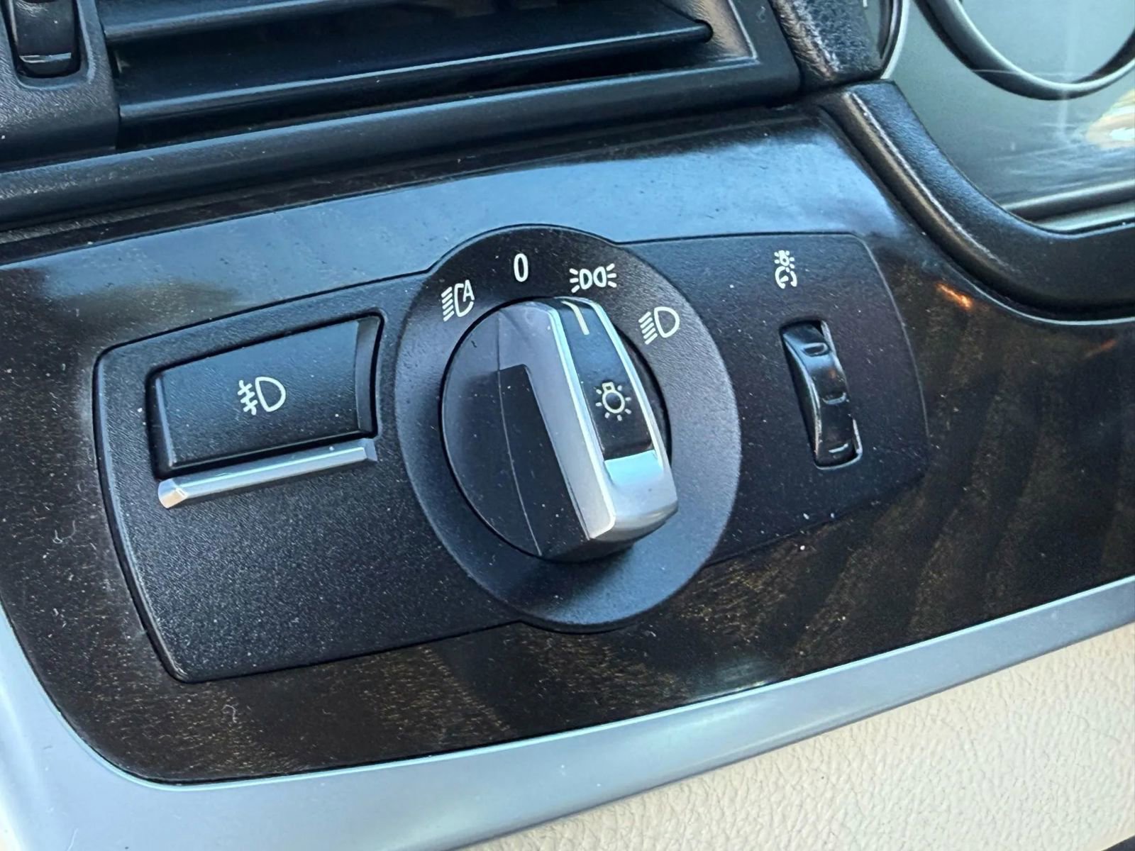 Used 2011 BMW 535i xDrive Sedan image 27