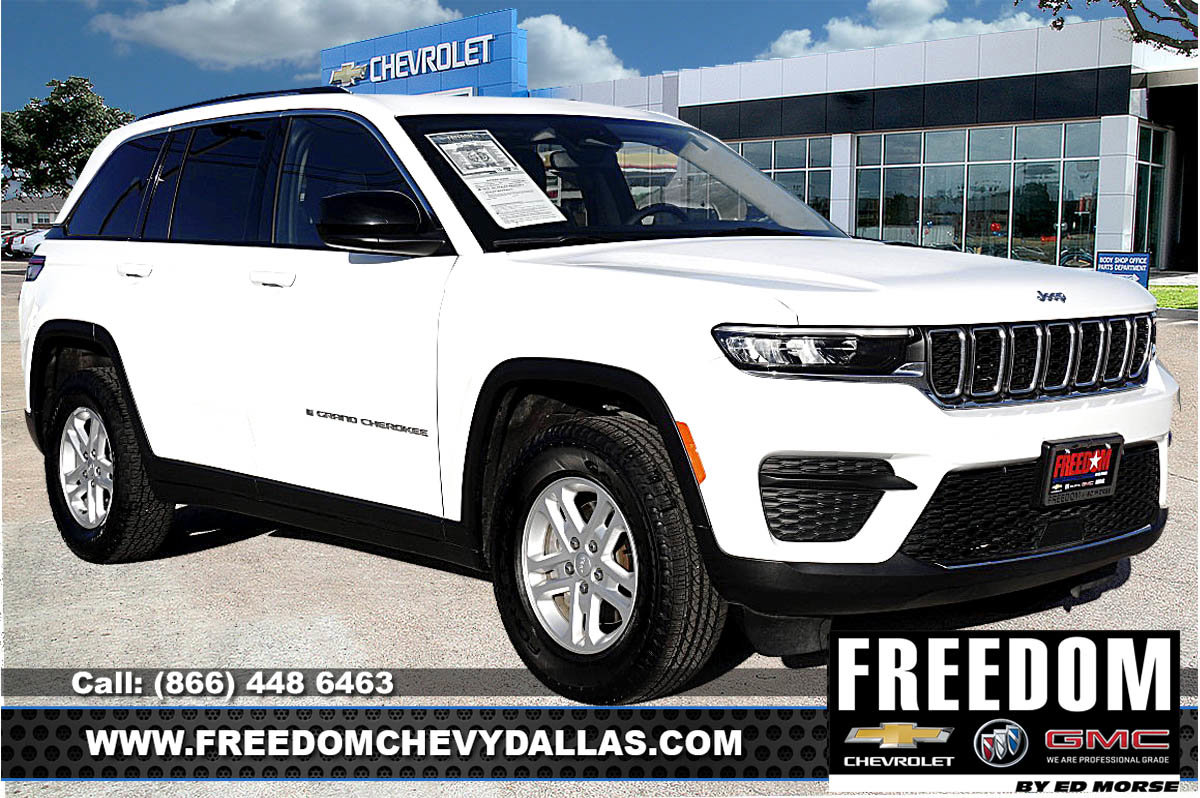 Used 2024 Jeep Grand Cherokee Laredo image 1