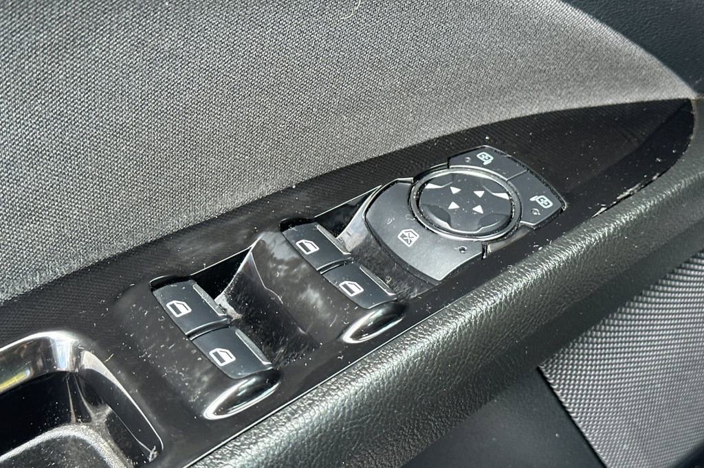 Used 2019 Ford Fusion SE image 12