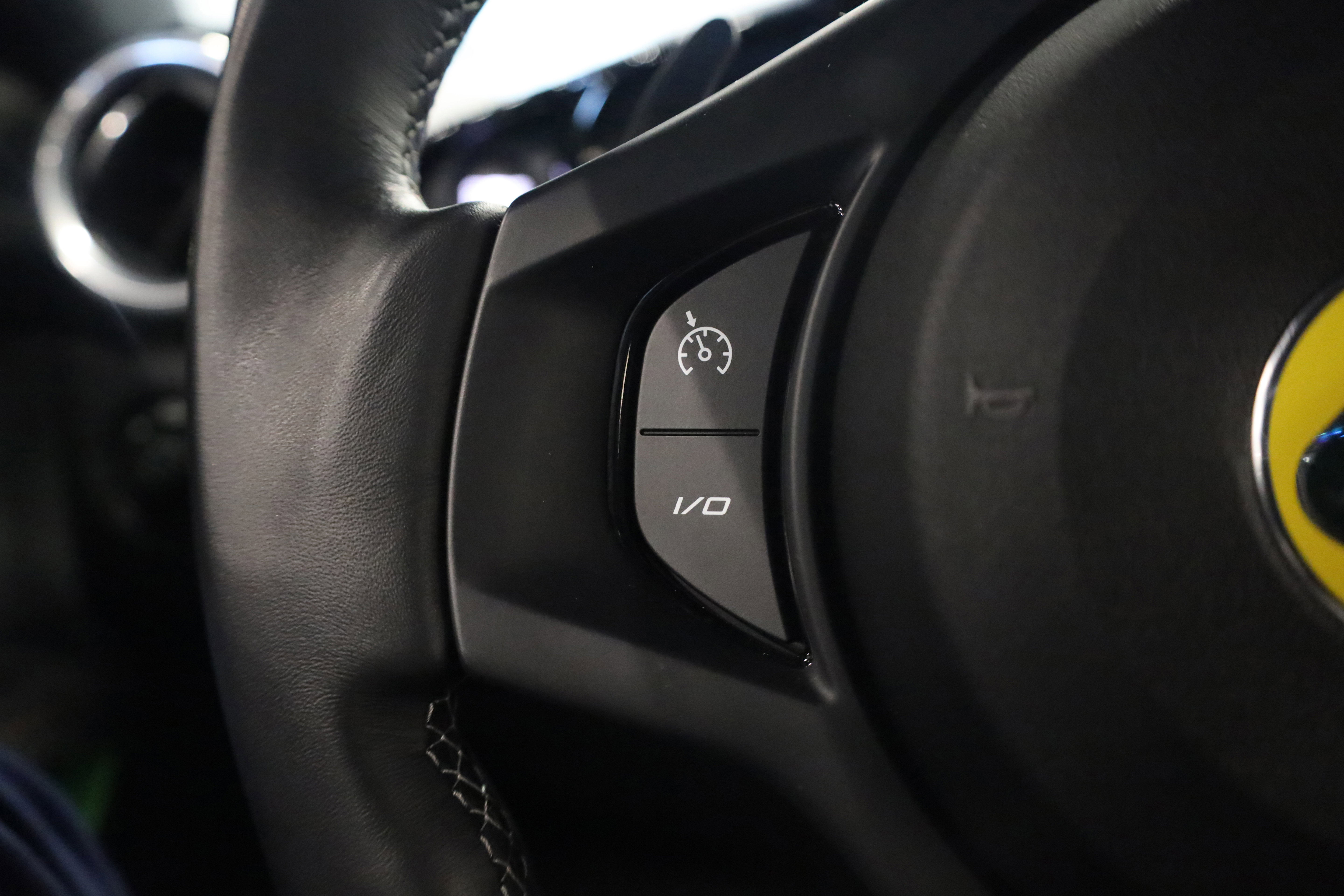 Used 2021 Lotus Evora image 25