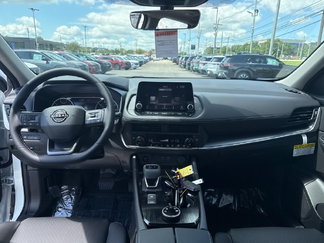 New 2026 Nissan Rogue Dark Armor AWD/4WD image 15