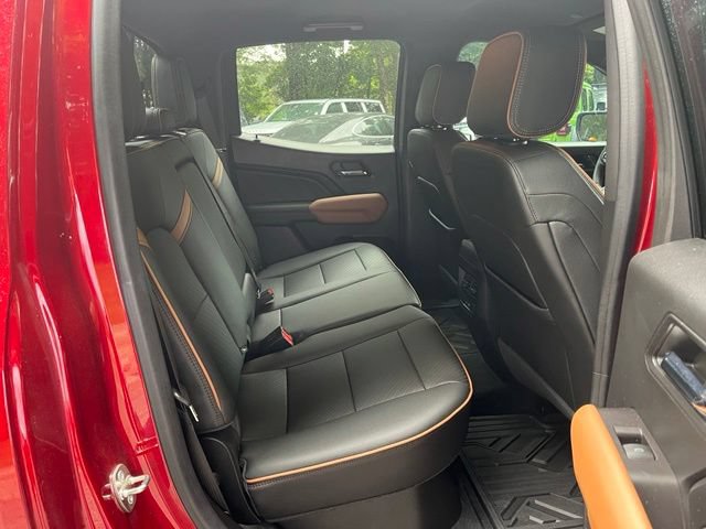 Used 2023 GMC Canyon AT4 w/ AT4 Premium Package AWD/4WD image 13