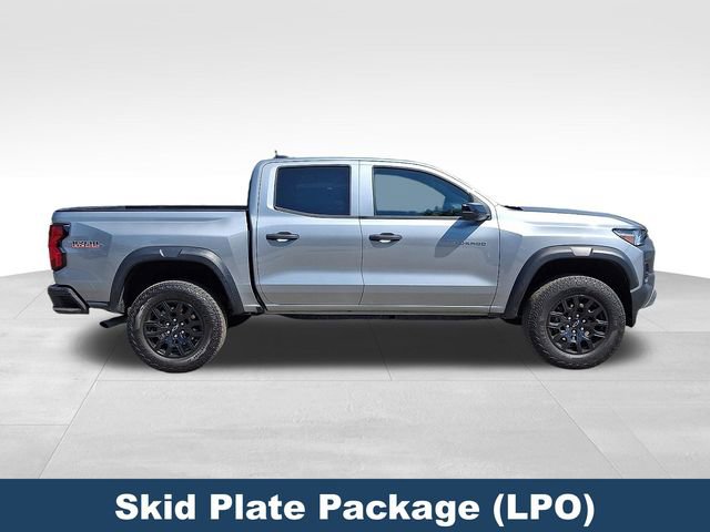 Used 2024 Chevrolet Colorado Trail Boss w/ Technology Package AWD/4WD image 9