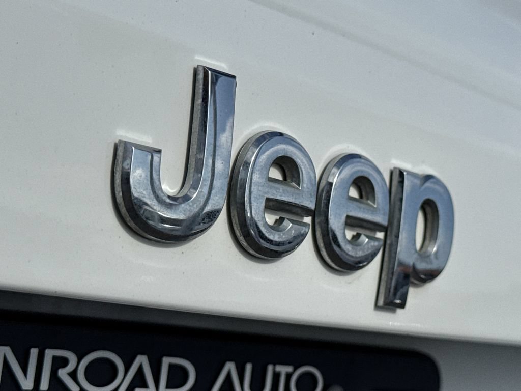 Used 2017 Jeep Patriot Latitude AWD/4WD image 13