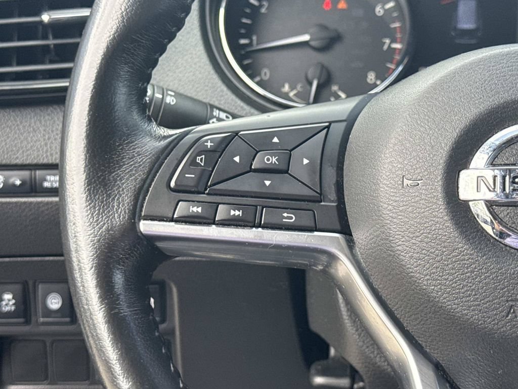 Certified 2019 Nissan Rogue SV FWD image 32