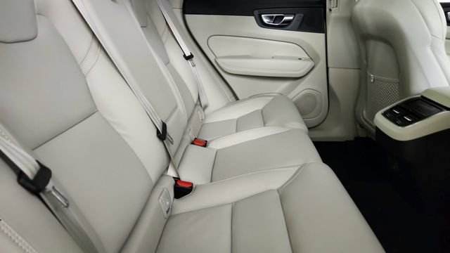 New 2026 Volvo XC60 B5 Ultra w/ Climate Package AWD/4WD image 32