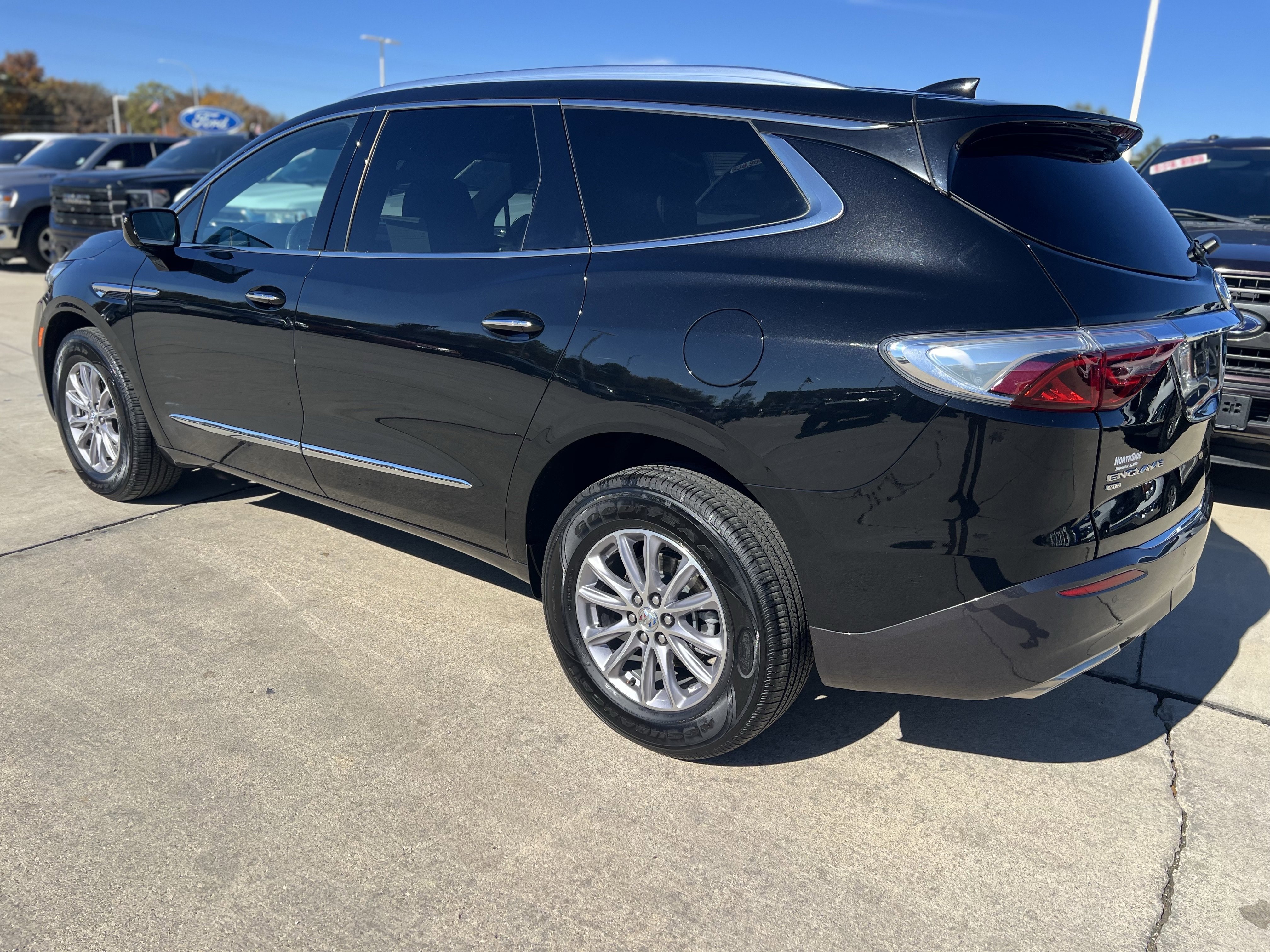 Used 2024 Buick Enclave Premium image 5