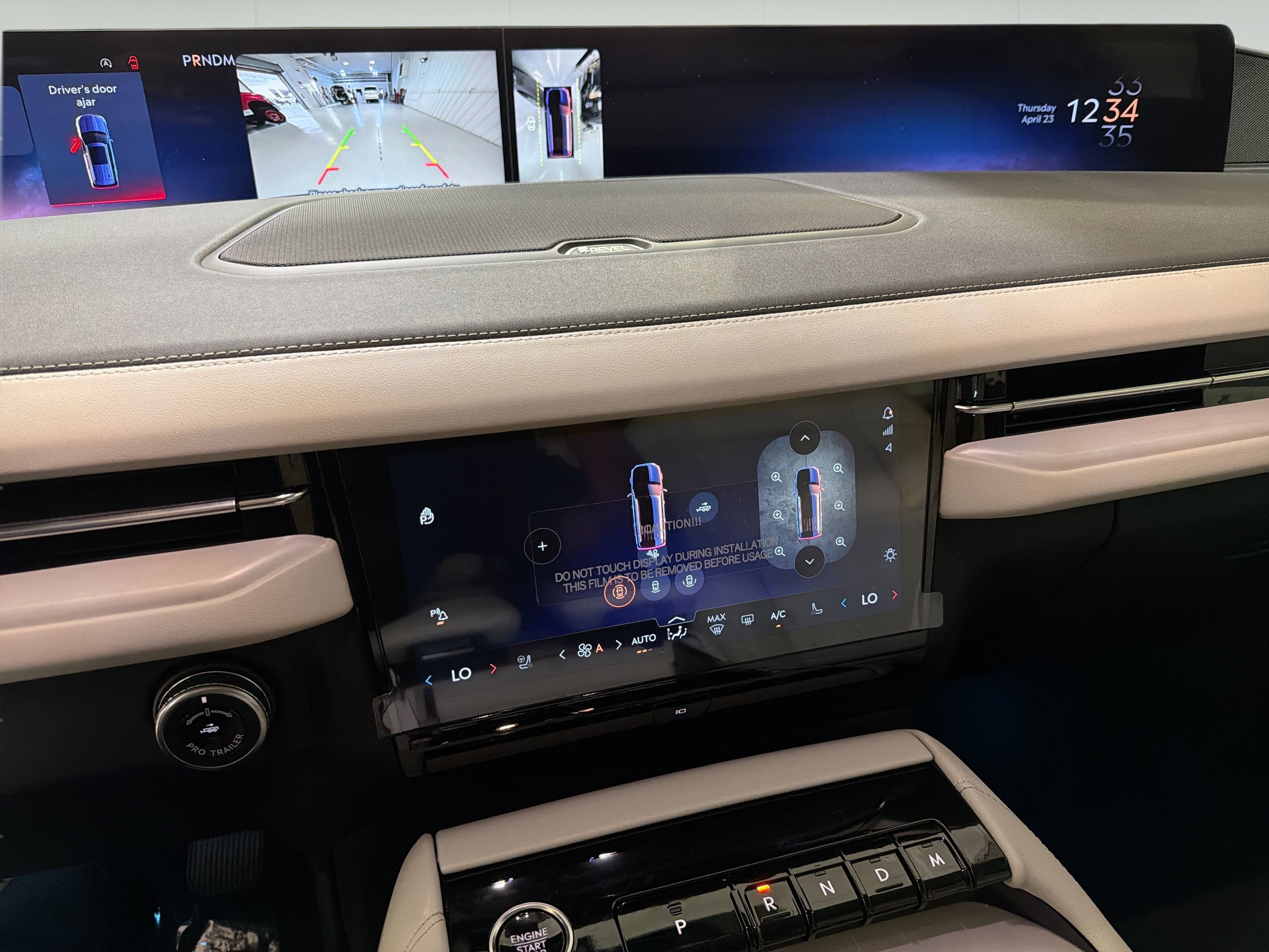 New 2026 Lincoln Navigator Premiere AWD/4WD image 18