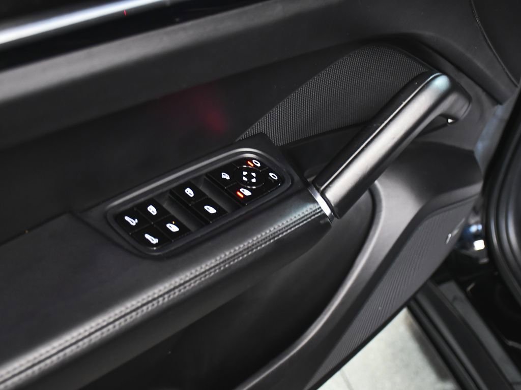 Used 2021 Porsche Cayenne GTS w/ Premium Package Plus image 10