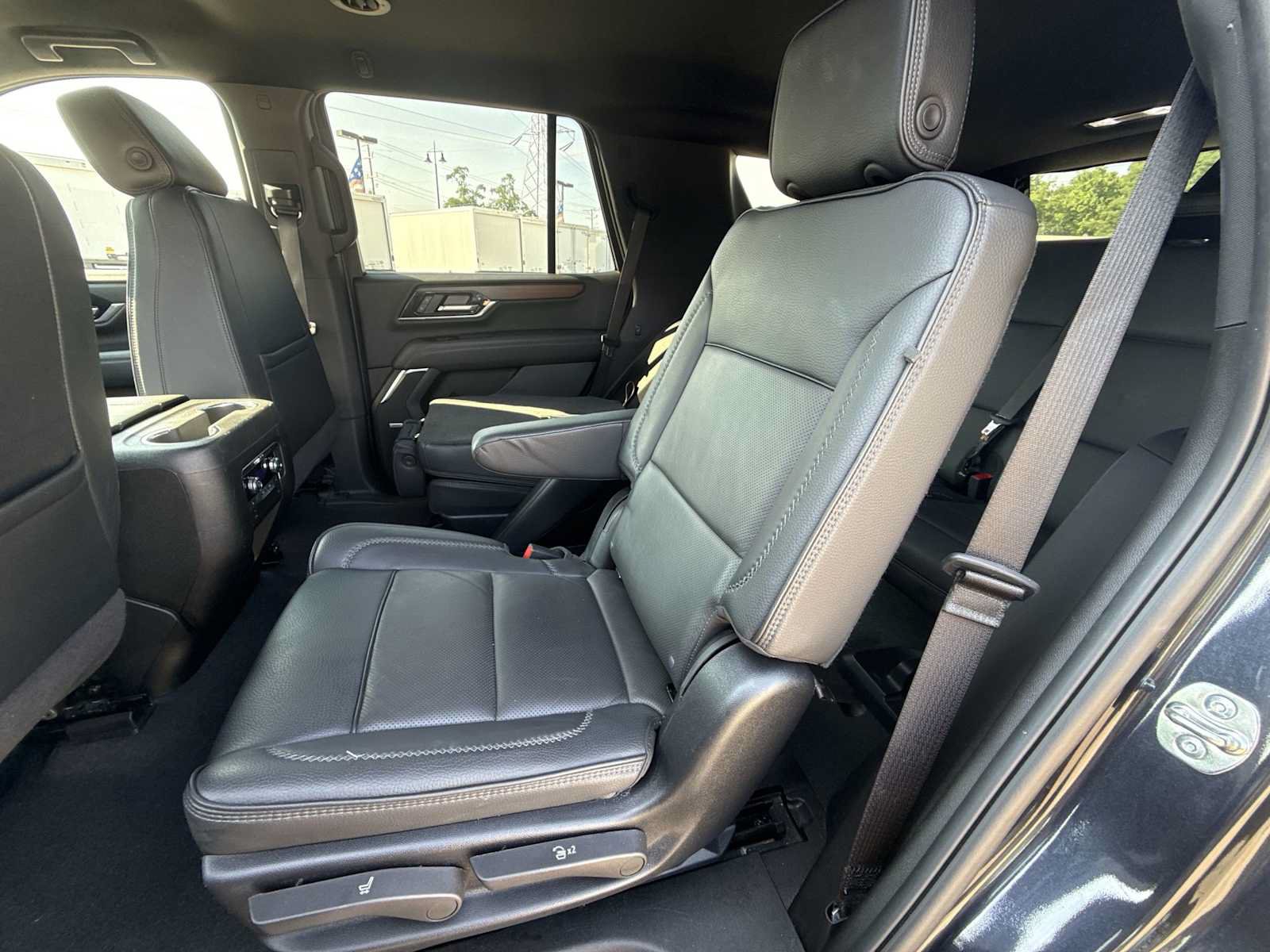 Certified 2025 GMC Yukon Denali AWD/4WD image 24