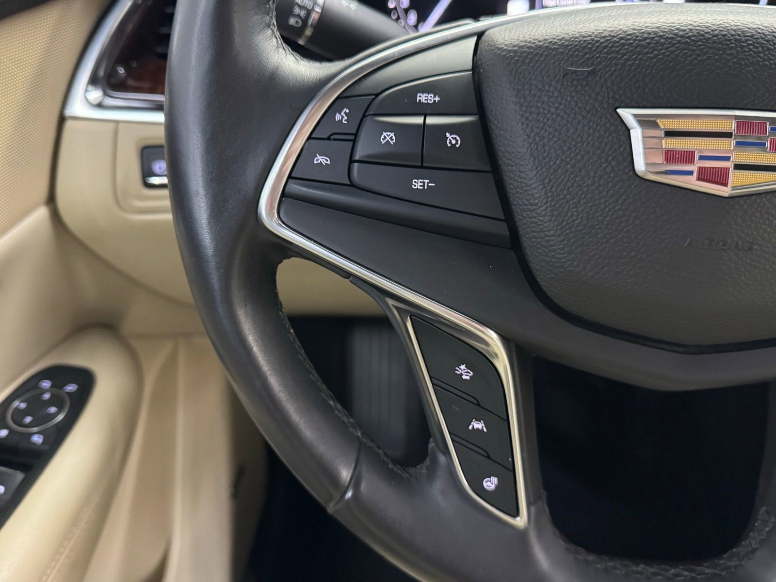 Used 2017 Cadillac XT5 Luxury w/ Driver Awareness Package image 24