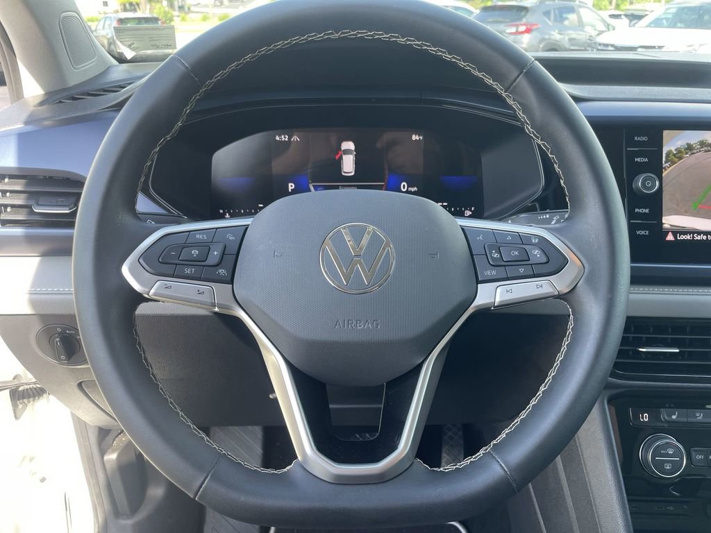 Certified 2024 Volkswagen Taos SE AWD/4WD image 15
