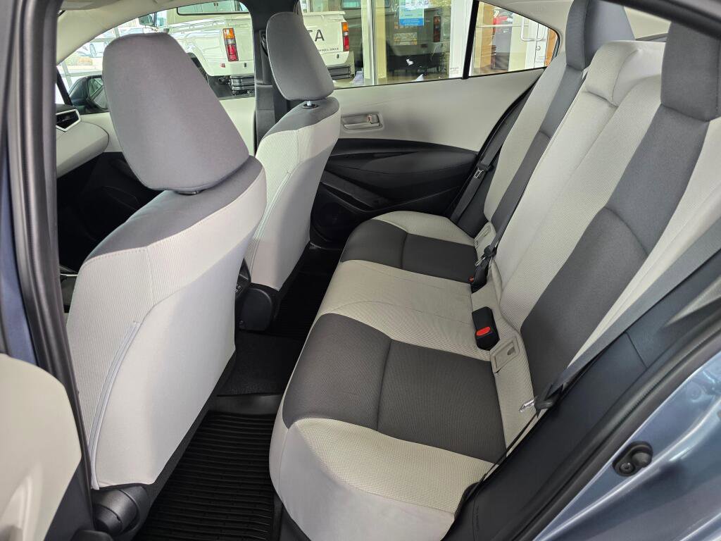 Used 2025 Toyota Corolla LE w/ LE Premium Package image 39