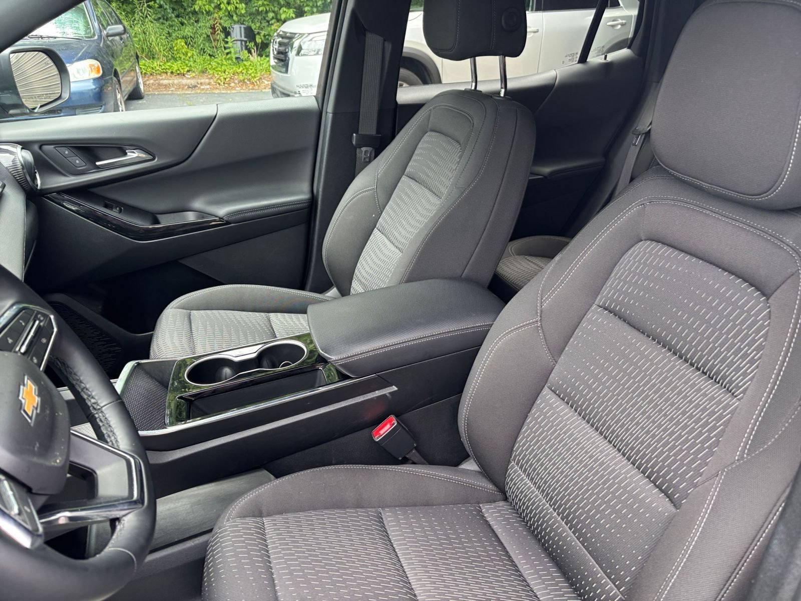 Used 2025 Chevrolet Equinox LT FWD image 31