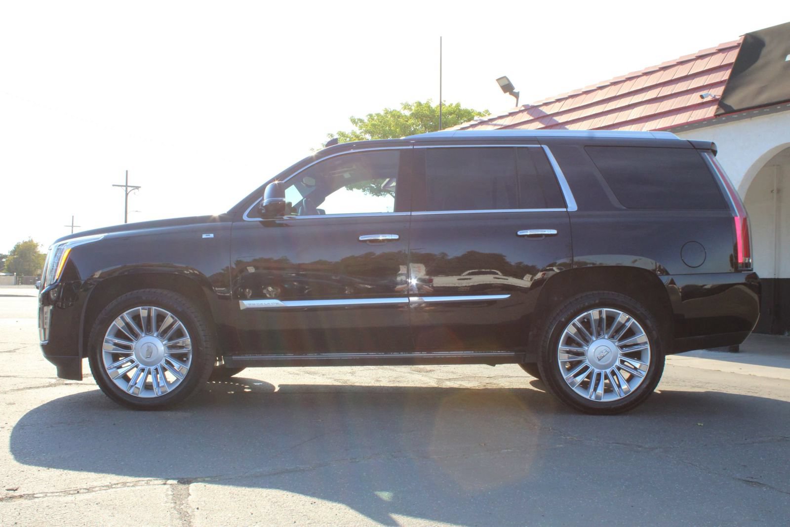 Used 2016 Cadillac Escalade Platinum AWD/4WD image 45