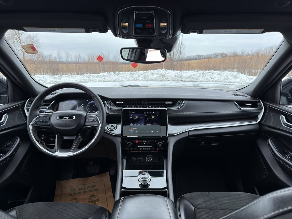 Used 2023 Jeep Grand Cherokee Altitude image 19