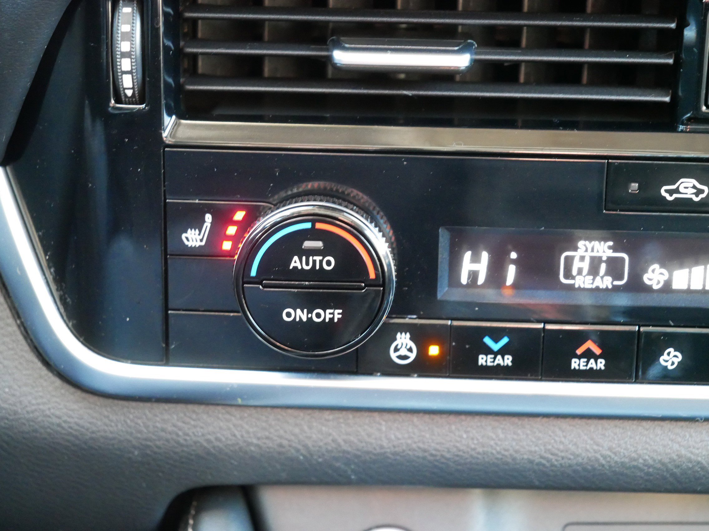 Certified 2022 Nissan Rogue SL w/ SL Premium Package image 32