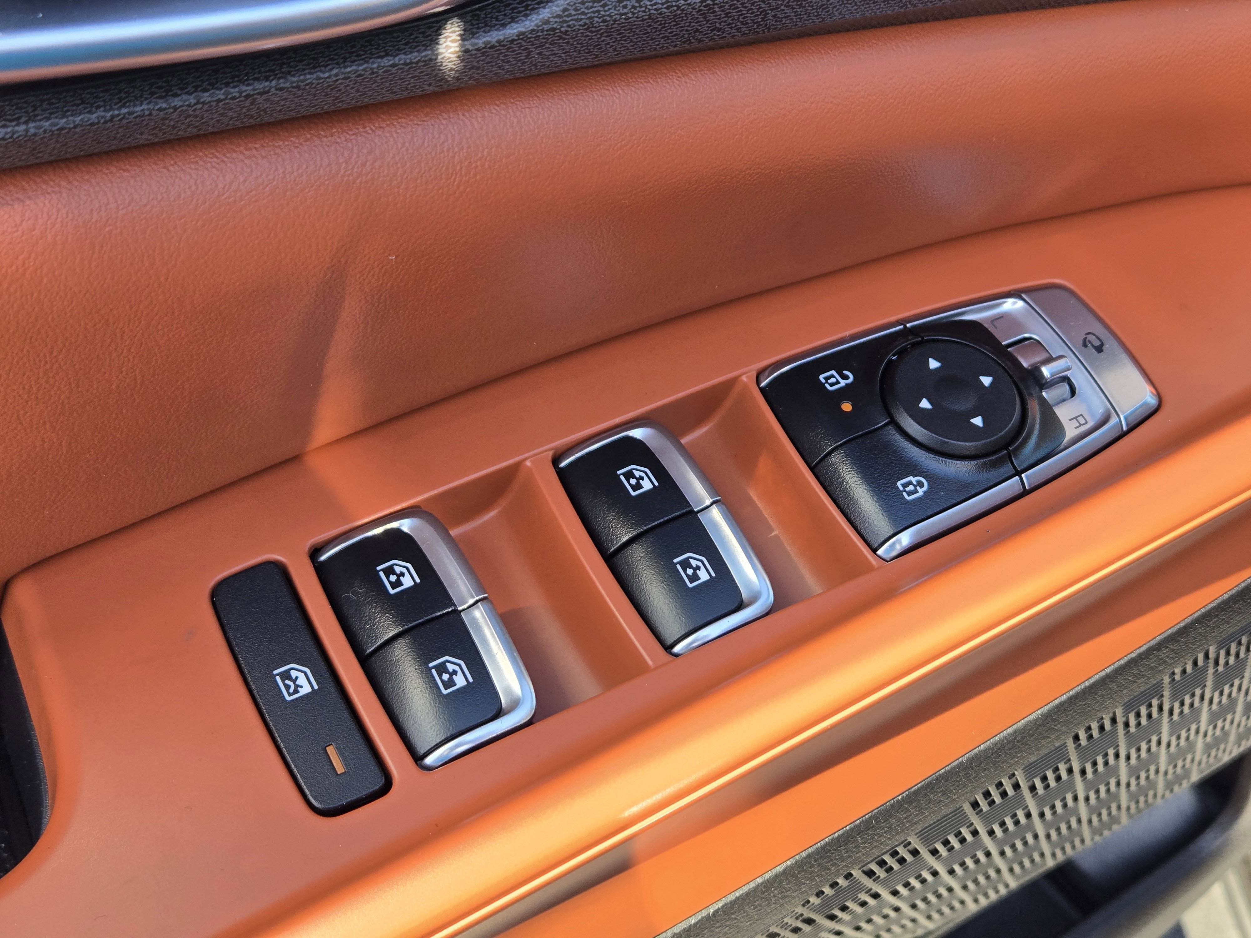 Used 2025 Kia Carnival SX image 14