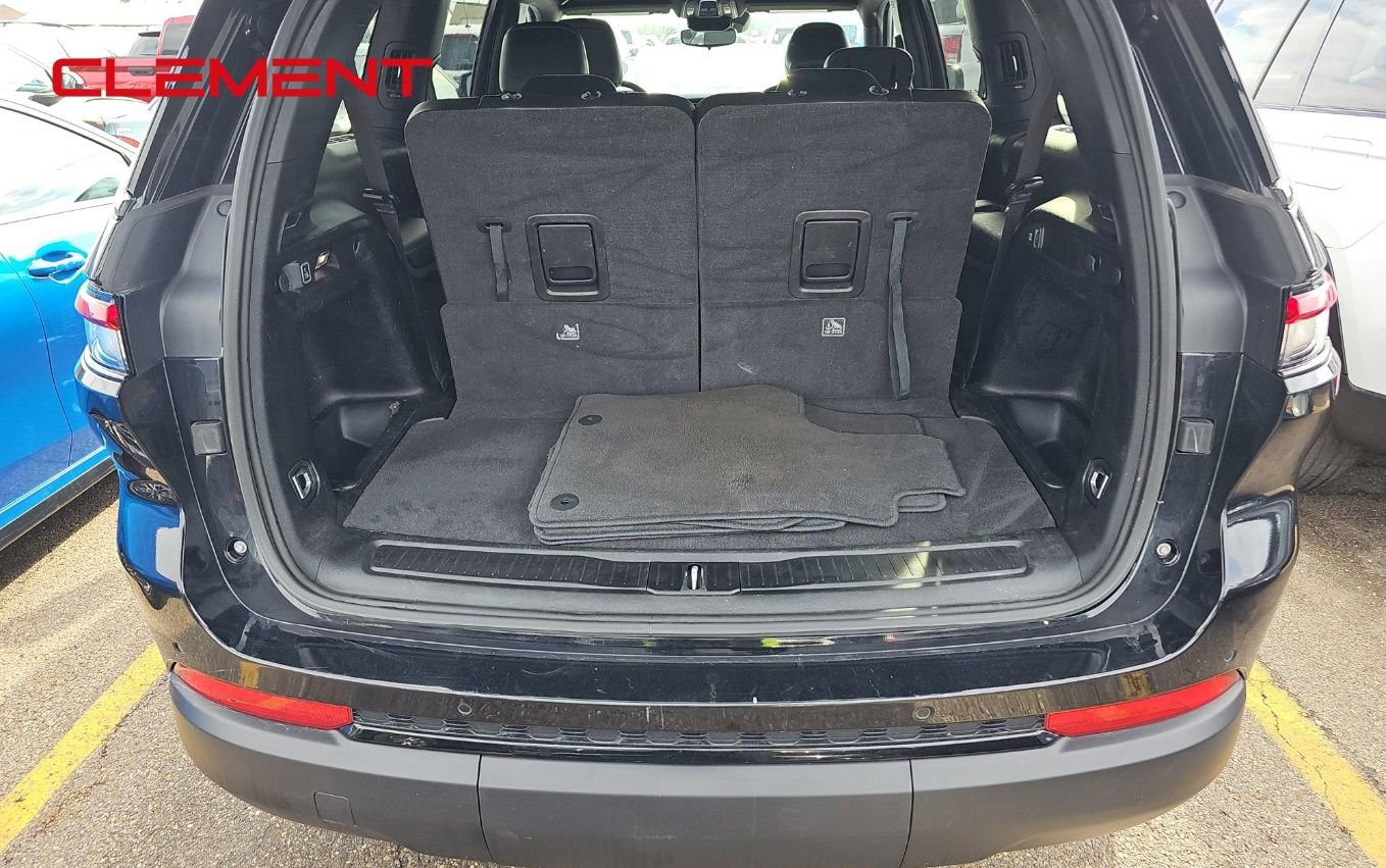 Used 2023 Jeep Grand Cherokee L Laredo image 18