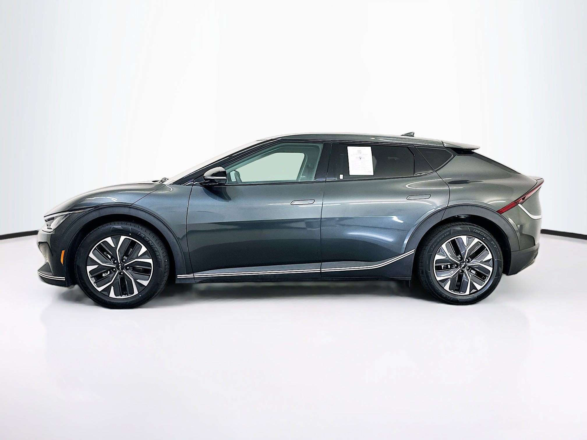 Used 2024 Kia EV6 Light AWD/4WD image 4