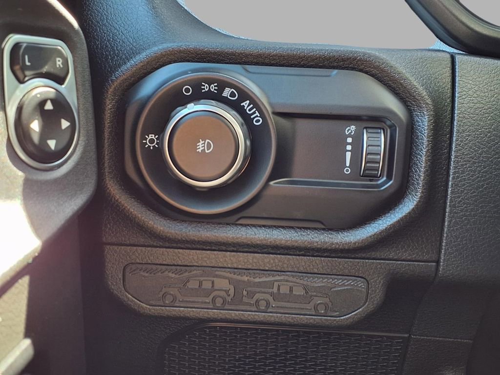 Certified 2025 Jeep Wrangler Unlimited Sport AWD/4WD image 17