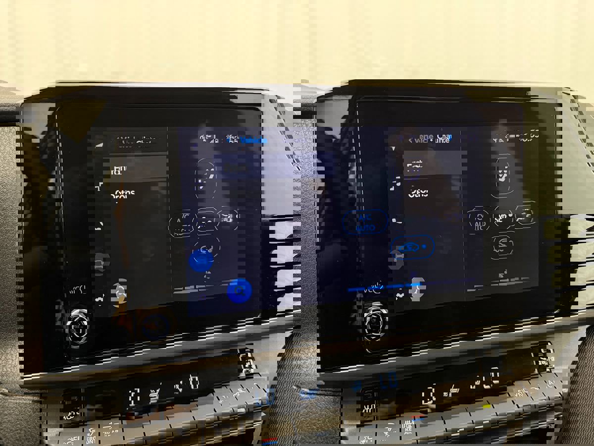 Used 2025 Toyota Camry LE image 18