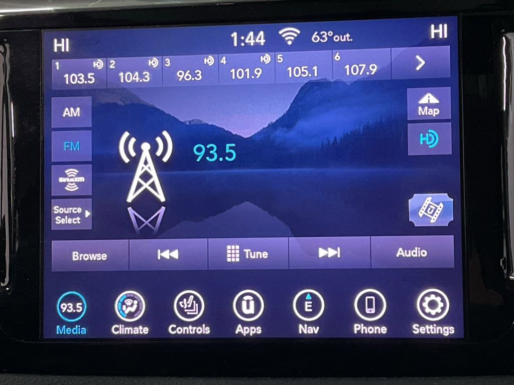 Used 2018 Chrysler Pacifica Limited w/ Tire & Wheel Group image 14