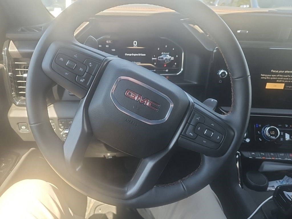 Used 2025 GMC Sierra 1500 AT4 w/ Technology Package AWD/4WD image 8