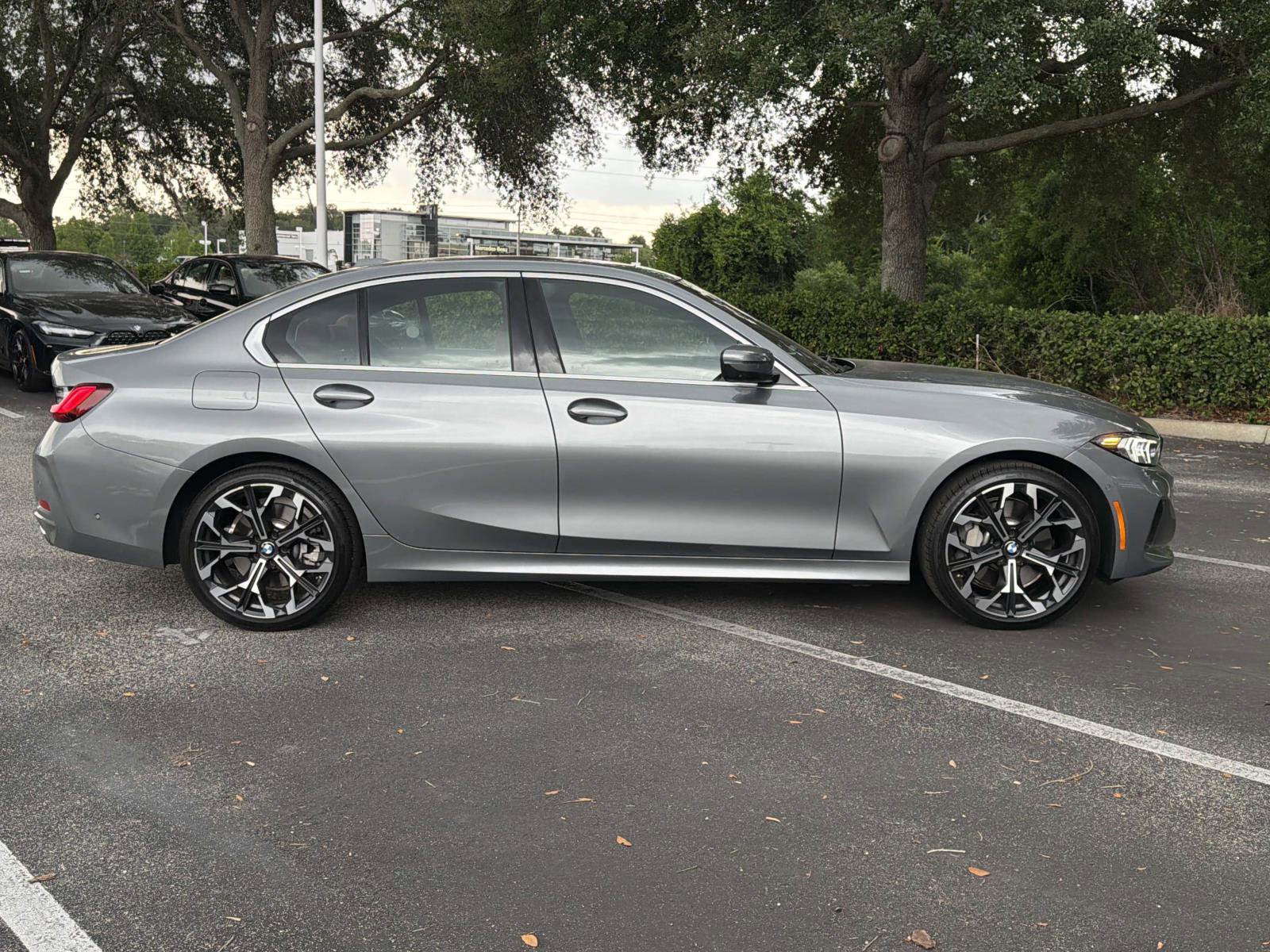 Used 2025 BMW 330i Sedan RWD image 3