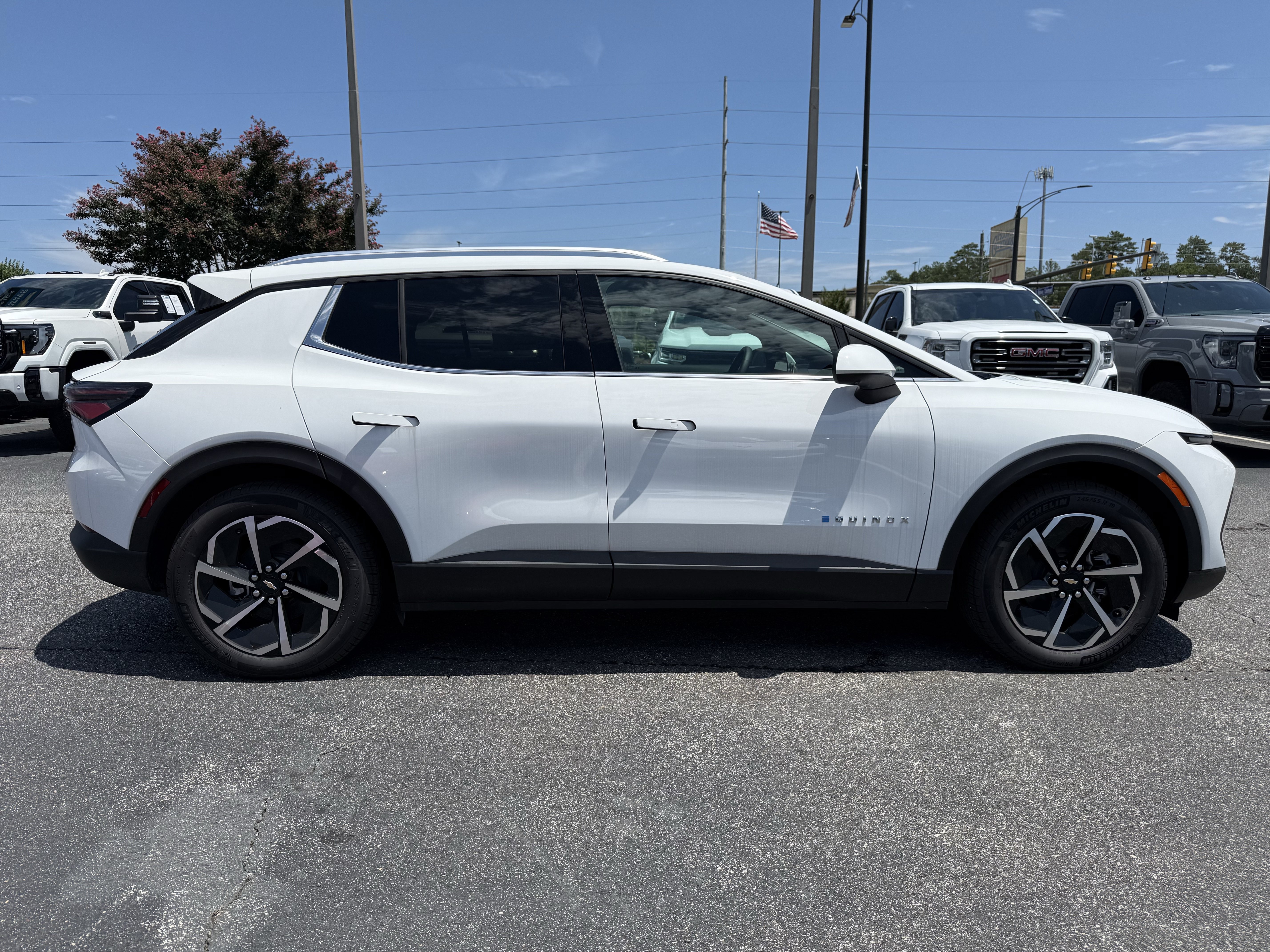 New 2026 Chevrolet Equinox EV LT FWD image 11