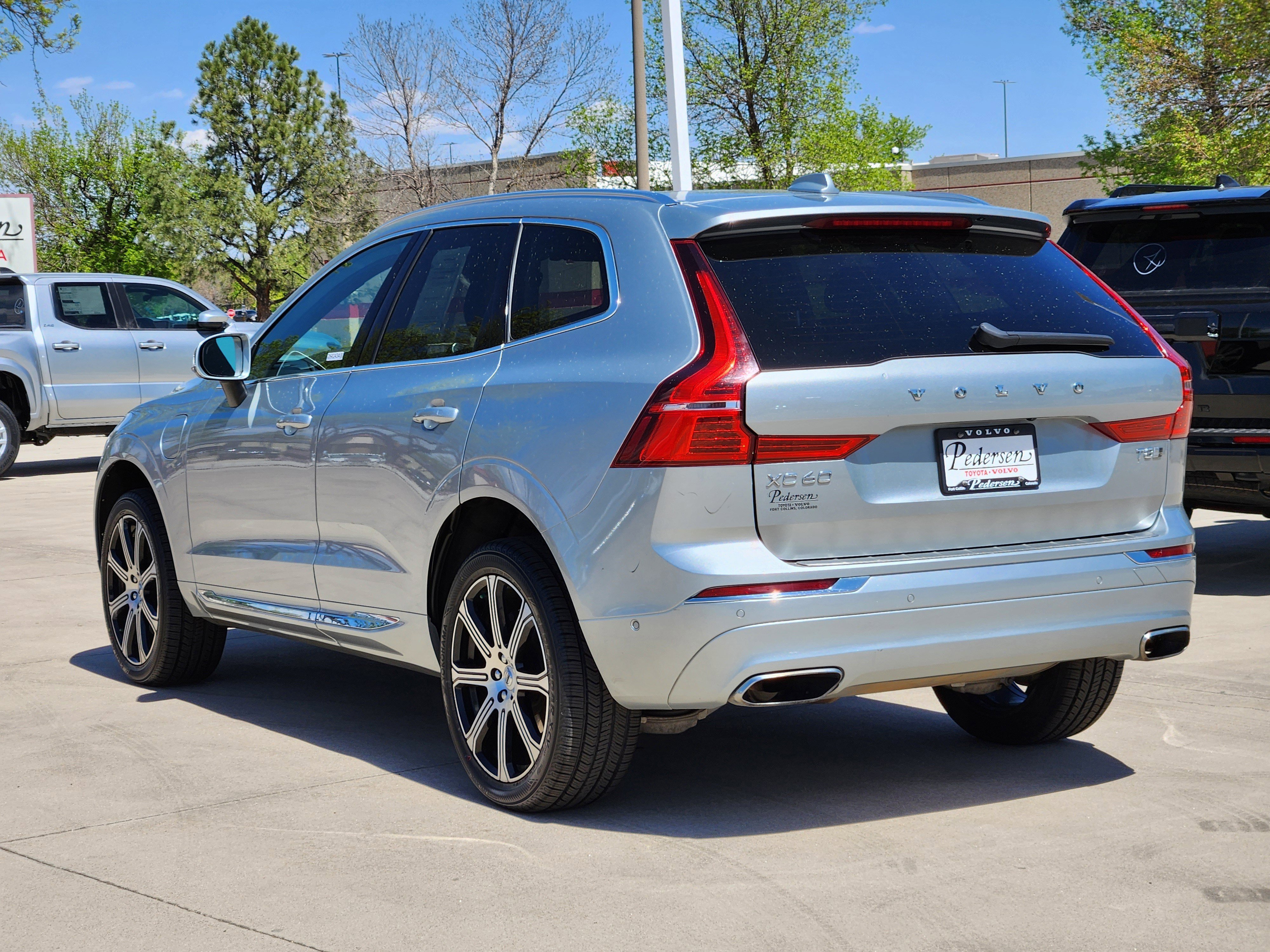 Used 2018 Volvo XC60 T8 Inscription w/ Luxury Seat Package AWD/4WD image 4