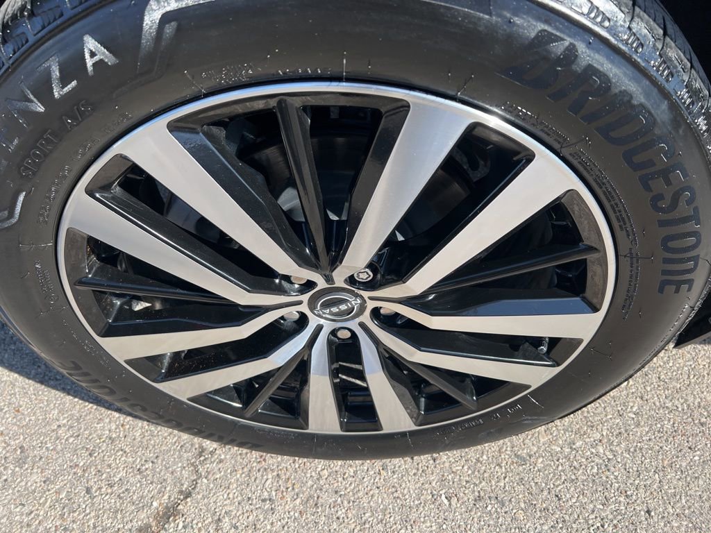 Certified 2024 Nissan Pathfinder Platinum AWD/4WD image 42