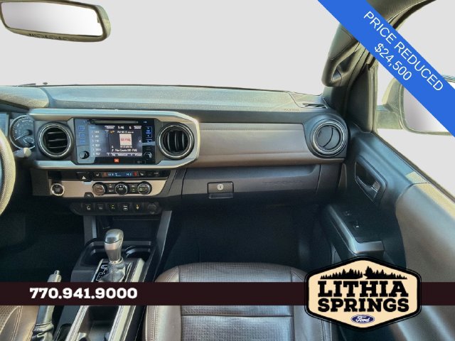 Used 2016 Toyota Tacoma Limited w/ Towing Package RWD image 17