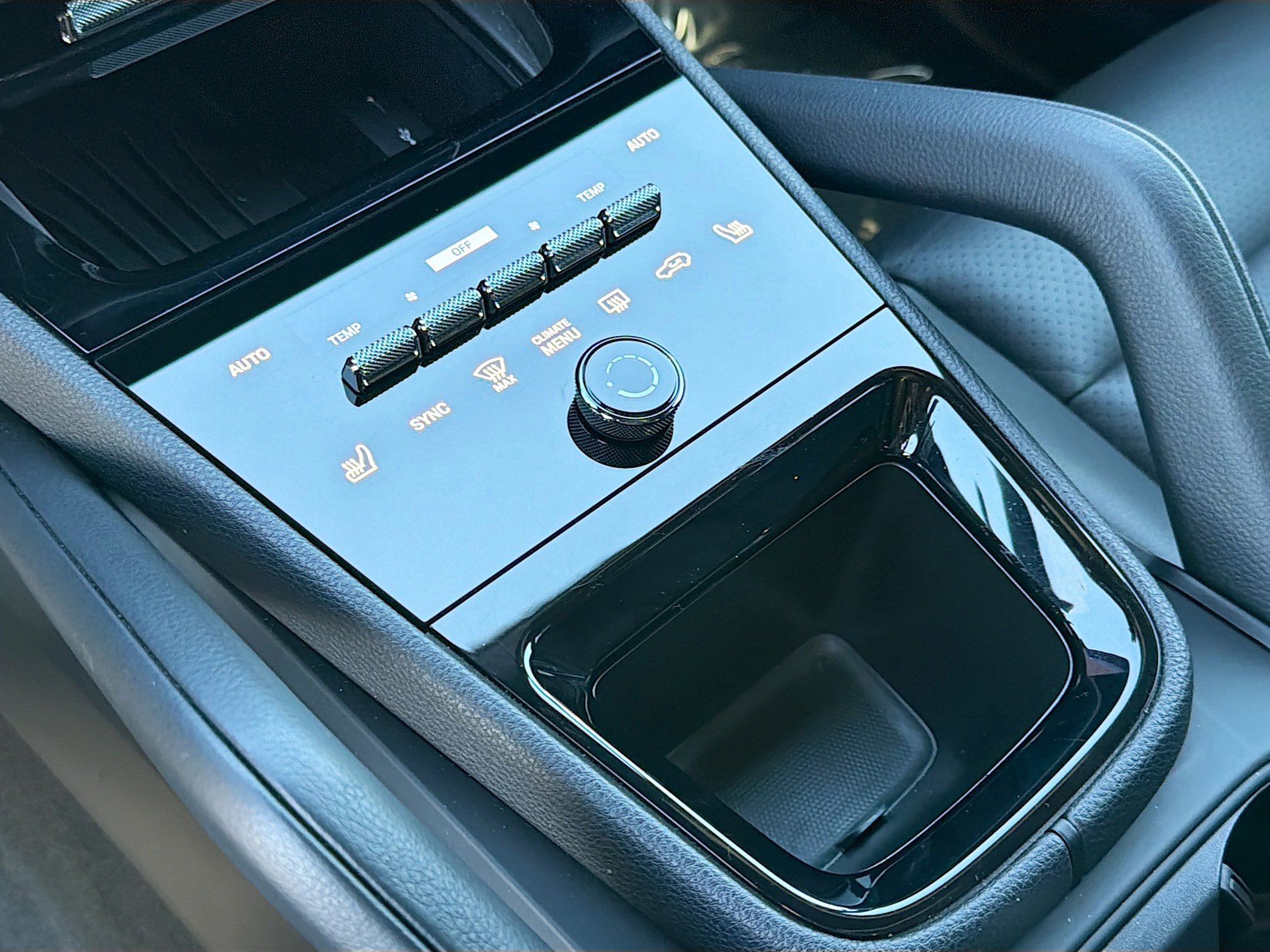 Used 2025 Porsche Cayenne image 43