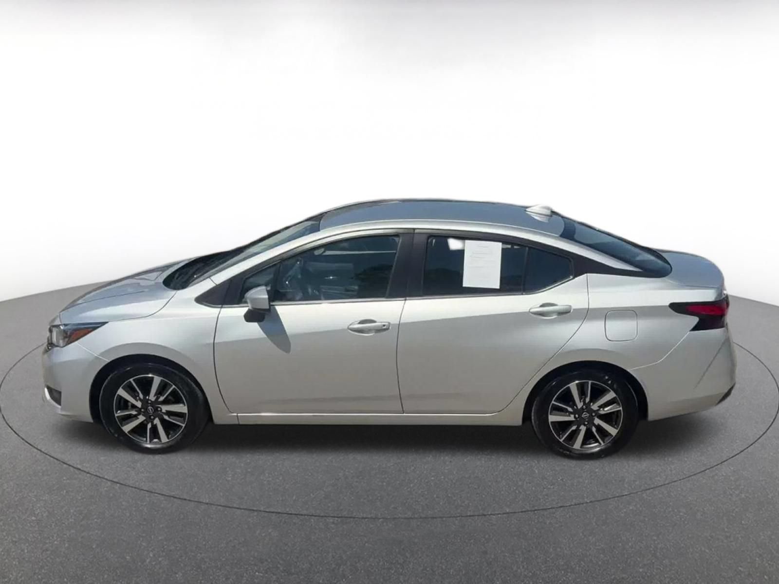 Used 2025 Nissan Versa SV FWD image 7