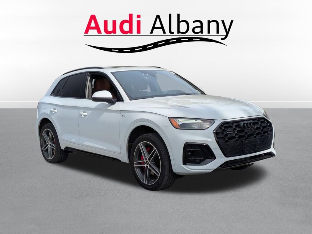 Used 2024 Audi Q5 e Premium Plus w/ Premium Plus Package image 8