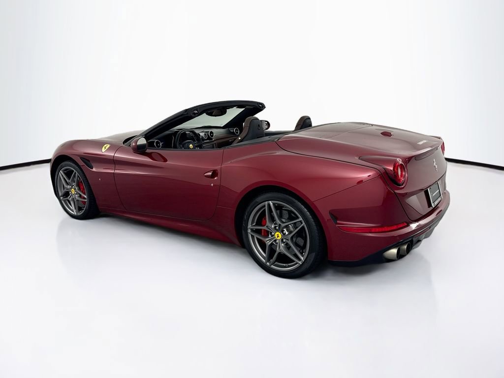 Used 2016 Ferrari California T image 7